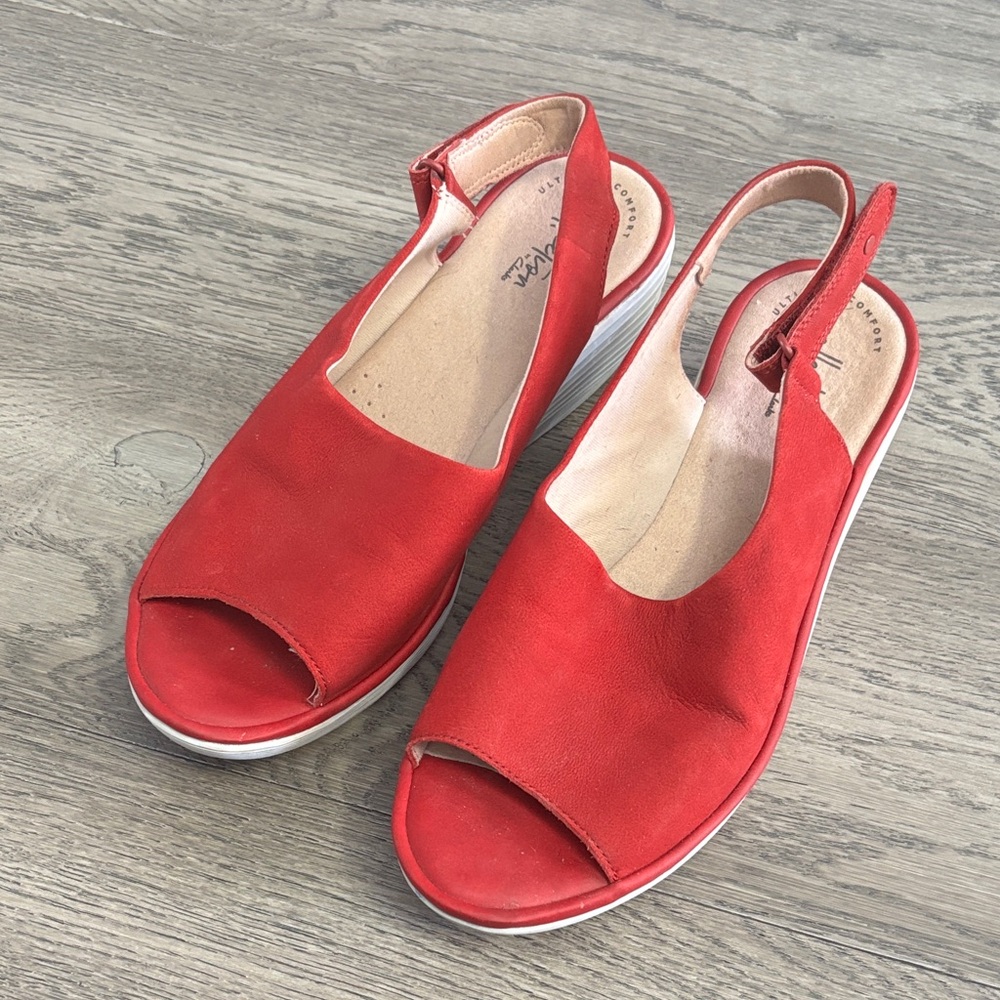 Clark’s size 9 Red Women's Slingback Sandals